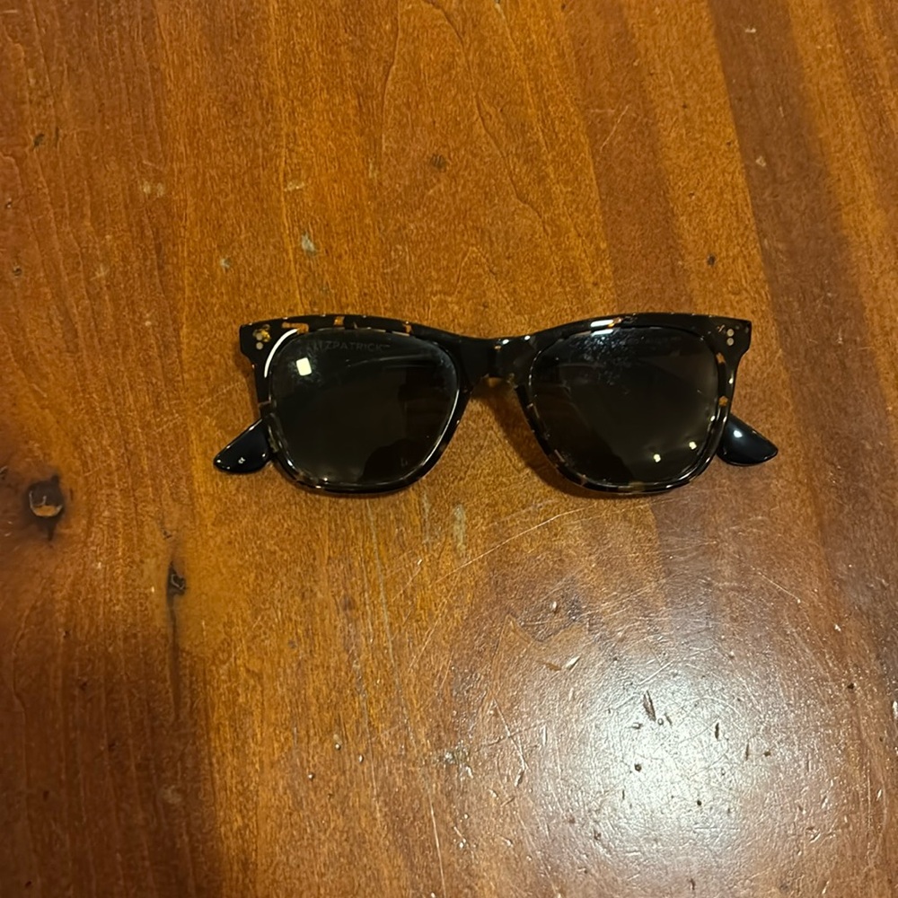 Tom’s women’s sunglasses black white gold